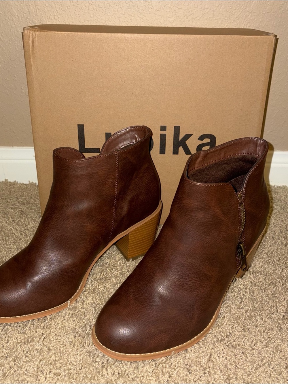 Luoika Brown Leather Ankle Boots with Stacked Heel 8.5XW